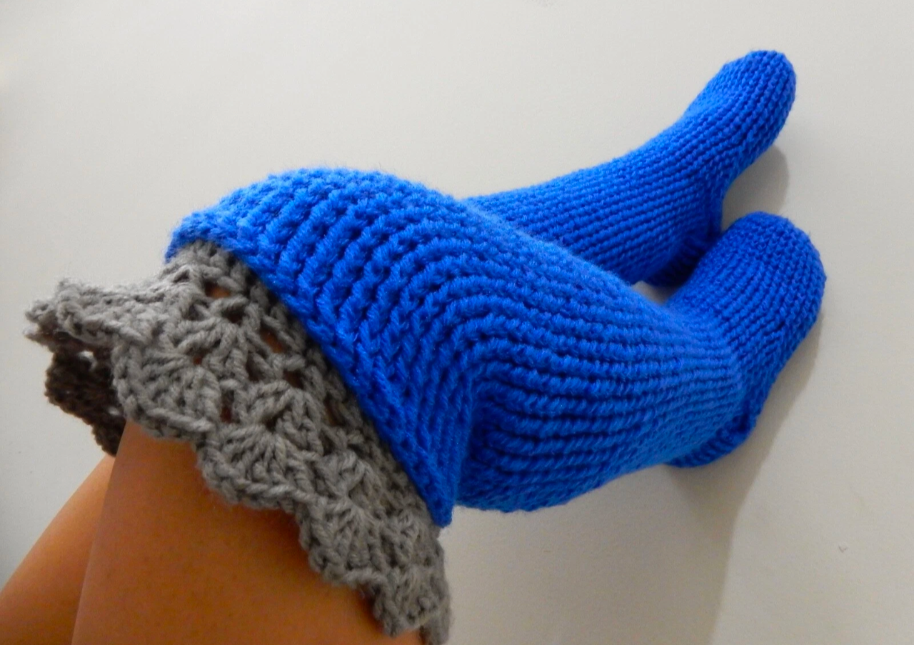 gray trim blue stockings adult size 5-6 crochet