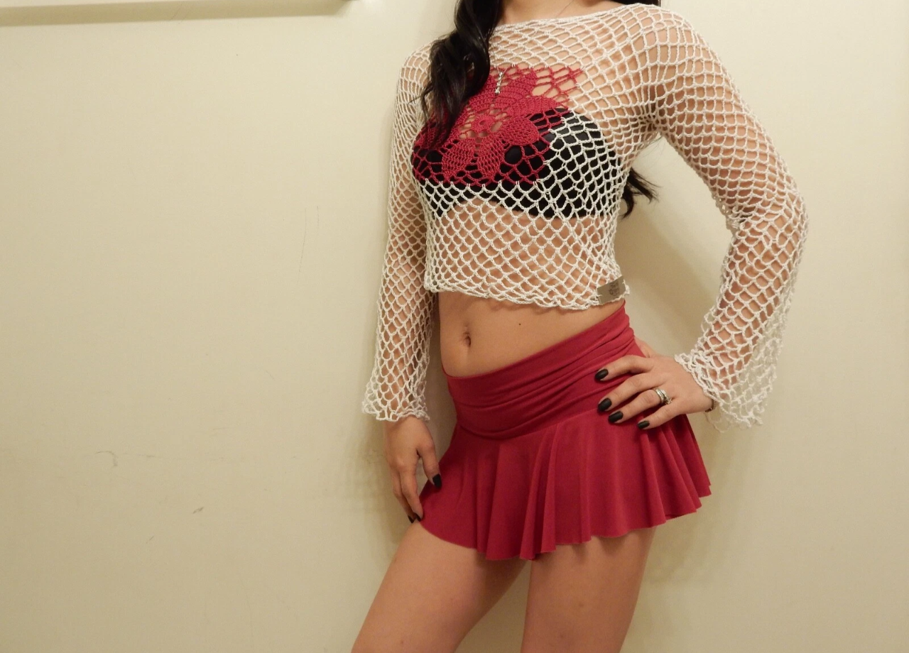 crochet thread white red fishnet long sleeve crop top adult size small