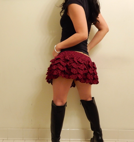 crochet thread black red ruffle mini skirt adult size small